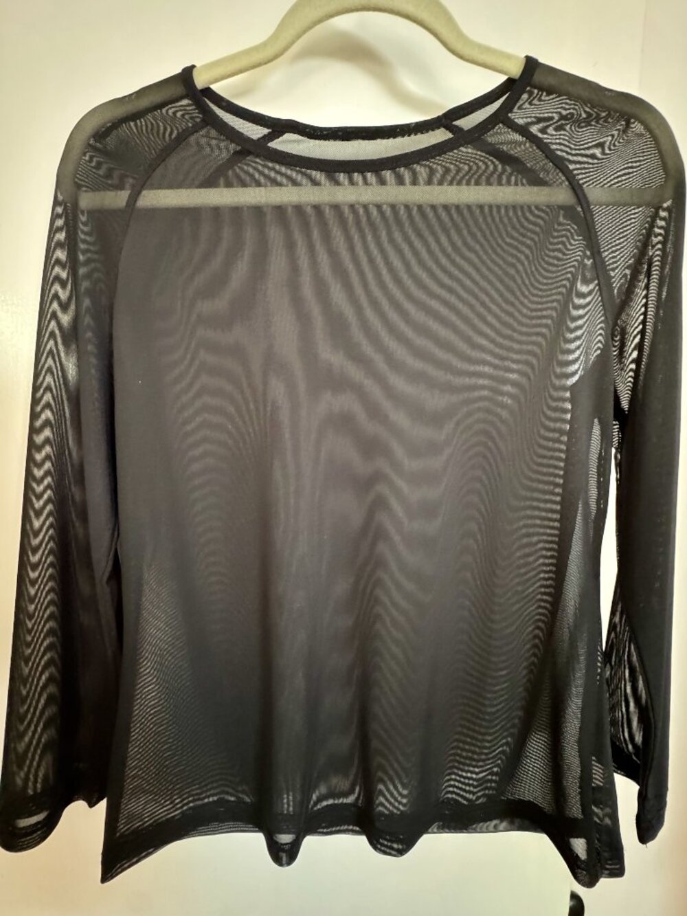 NWOT Black Mesh Tee Shirt Long Sleeves Maya and Maya US Med Large